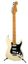 Load image into Gallery viewer, Guitarra Eléctrica Fender Stratocaster American Standard Olympic White 2004 Modificada