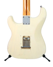 Load image into Gallery viewer, Guitarra Eléctrica Fender Stratocaster American Standard Olympic White 2004 Modificada