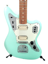 Load image into Gallery viewer, Guitarra Eléctrica Fender Jaguar 2022 MiM
