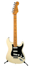 Cargar imagen en el visor de la galería, Guitarra Eléctrica Fender Stratocaster American Standard Olympic White 2004 Modificada
