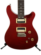 Load image into Gallery viewer, Guitarra Eléctrica PRS SE Custom 24 Flamed Top Cherry con Pickups Seymour Duncan
