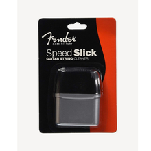 Cargar imagen en el visor de la galería, Limpiador de Cuerdas Fender Speed Slick
