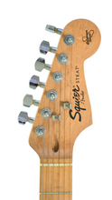 Load image into Gallery viewer, Guitarra Eléctrica Fender Squier Stratocaster
