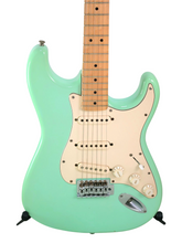 Load image into Gallery viewer, Guitarra Eléctrica Fender Squier Stratocaster
