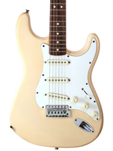 Cargar imagen en el visor de la galería, Guitarra Eléctrica Fender Stratocaster American Standard Crema
